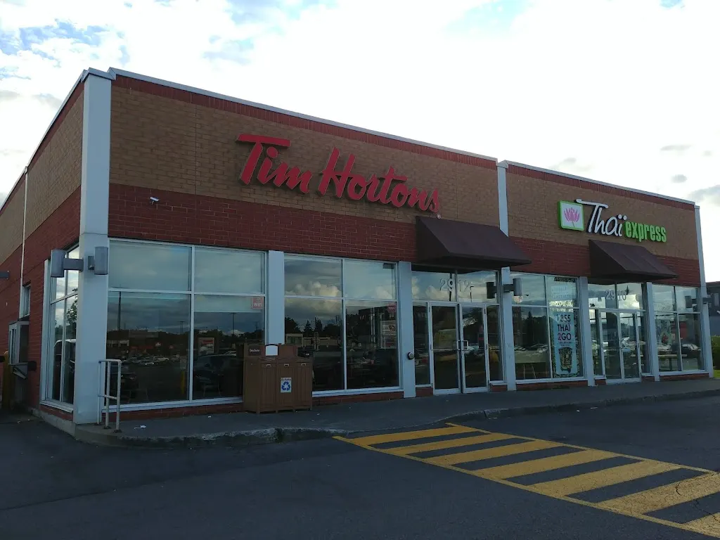 Tim Hortons storefront and interior at 2912 Rue De Salaberry, Montreal, QC