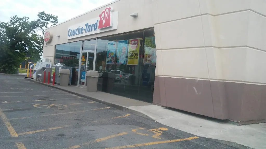 Tim Hortons storefront and interior at 10433 Boul Pie-ix, Montreal, QC