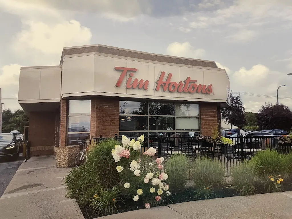 Tim Hortons storefront and interior at 3862 Boul St Charles, Pierrefonds, QC