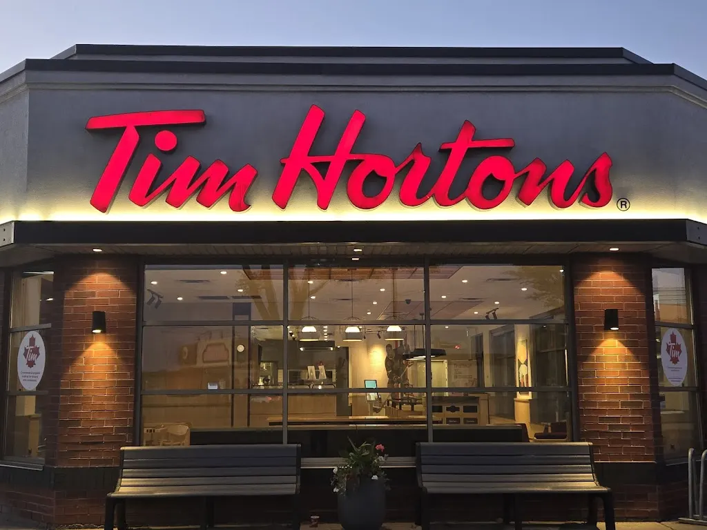Tim Hortons storefront and interior at 589 Boulevard Wilfrid-hamel, Québec, QC