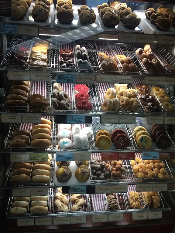 Tim Hortons storefront and interior at 1700 Av Jules-verne, Quebec, QC