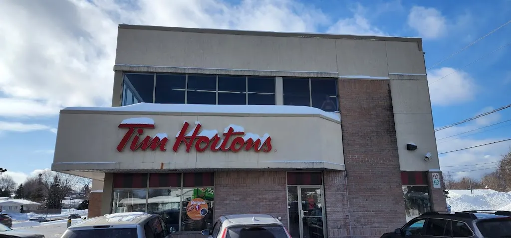 Tim Hortons storefront and interior at 11001 Boul Henri-bourassa, Quebec, QC