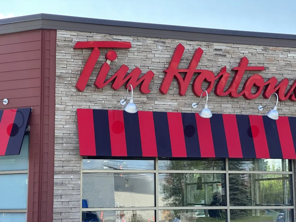 Tim Hortons storefront and interior at 495 Rue Laurier, Saint-apollinaire, QC