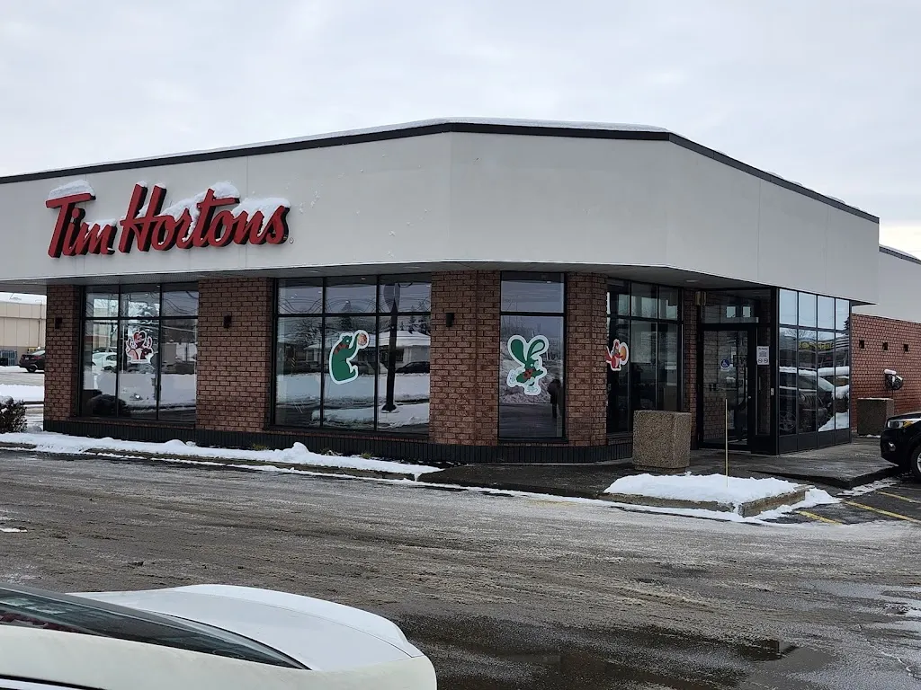 Tim Hortons storefront and interior at 396 Route 132, Saint-constant, QC