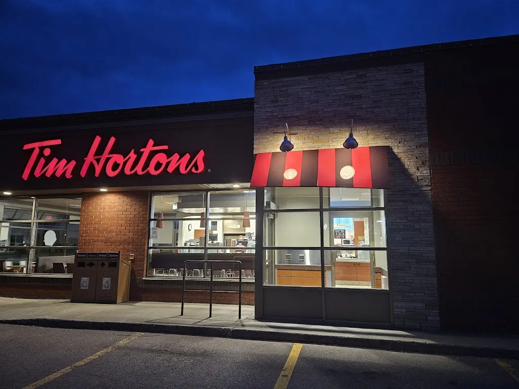 Tim Hortons storefront and interior at 1180, Boul. St-felicien, Saint-felicien, QC