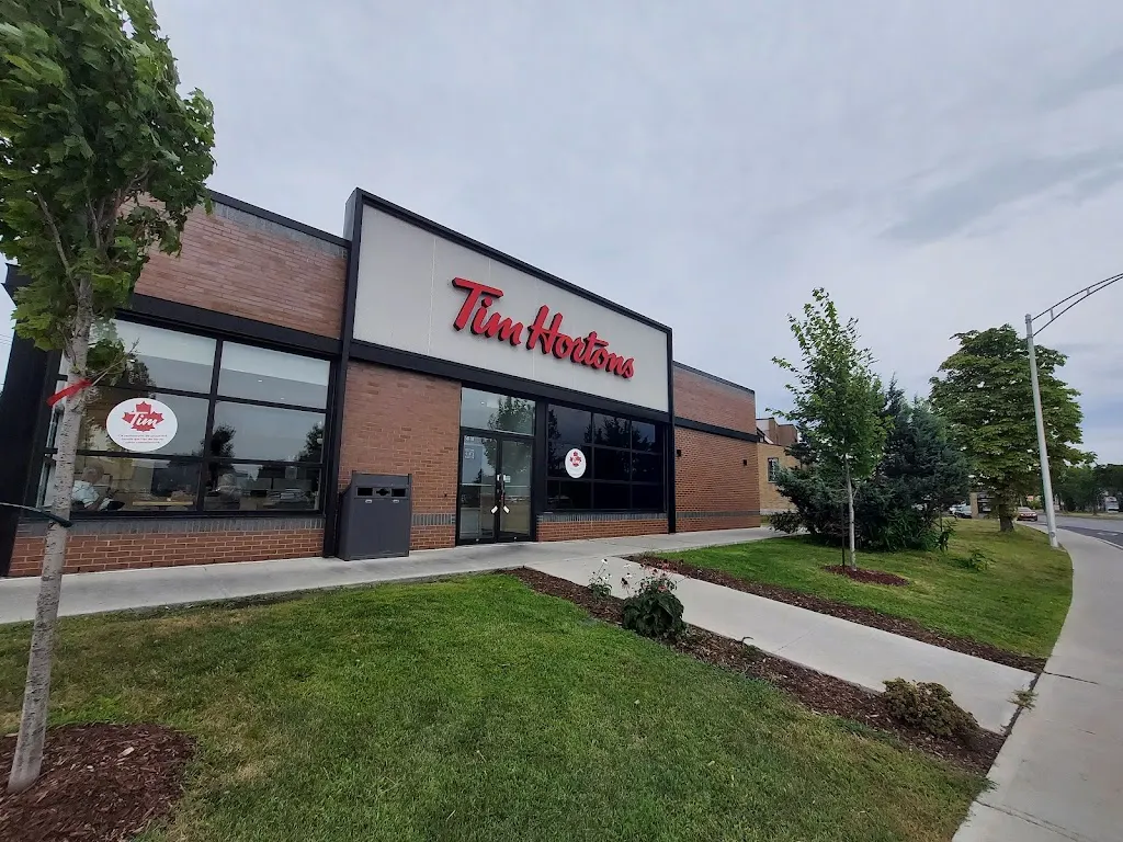 Tim Hortons storefront and interior at 7007 Chemin De La Savance, Saint-hubert, QC