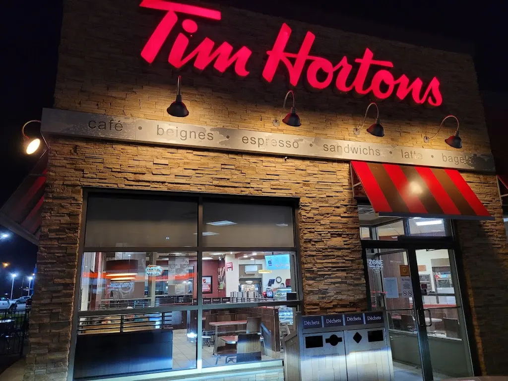 Tim Hortons storefront and interior at 9657 Boul Ste-anne, Sainte-anne-de-beaupré, QC