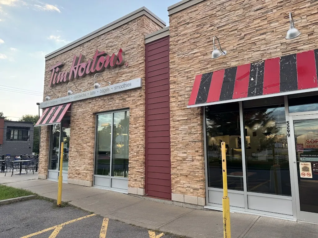 Tim Hortons storefront and interior at 5299, Boul Hebert, Salaberry-de-valleyfield, QC