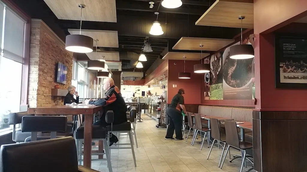Tim Hortons storefront and interior at 4180 Blvd De Shawinigan-sud, Shawinigan, QC