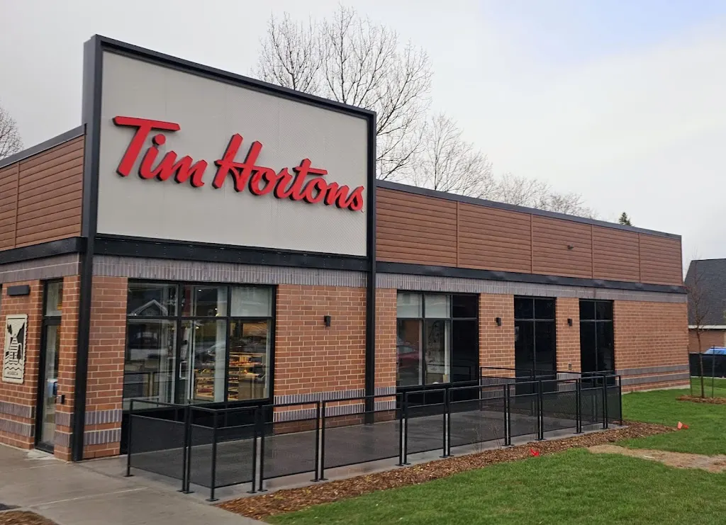Tim Hortons storefront and interior at 260 Rue Queen, Sherbrooke, QC