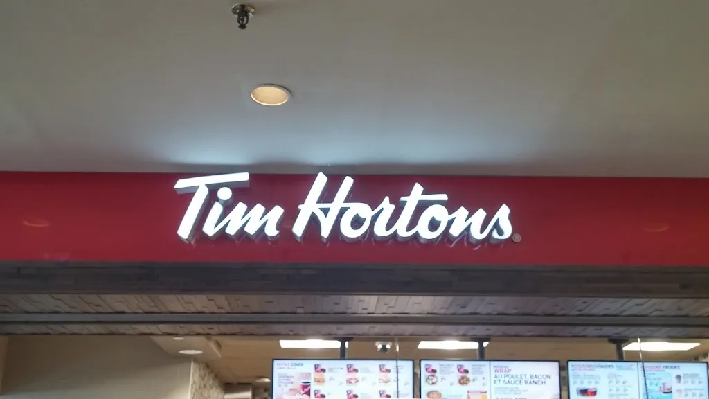 Tim Hortons storefront and interior at 3050 Blvd De Portland, Sherbrooke, QC