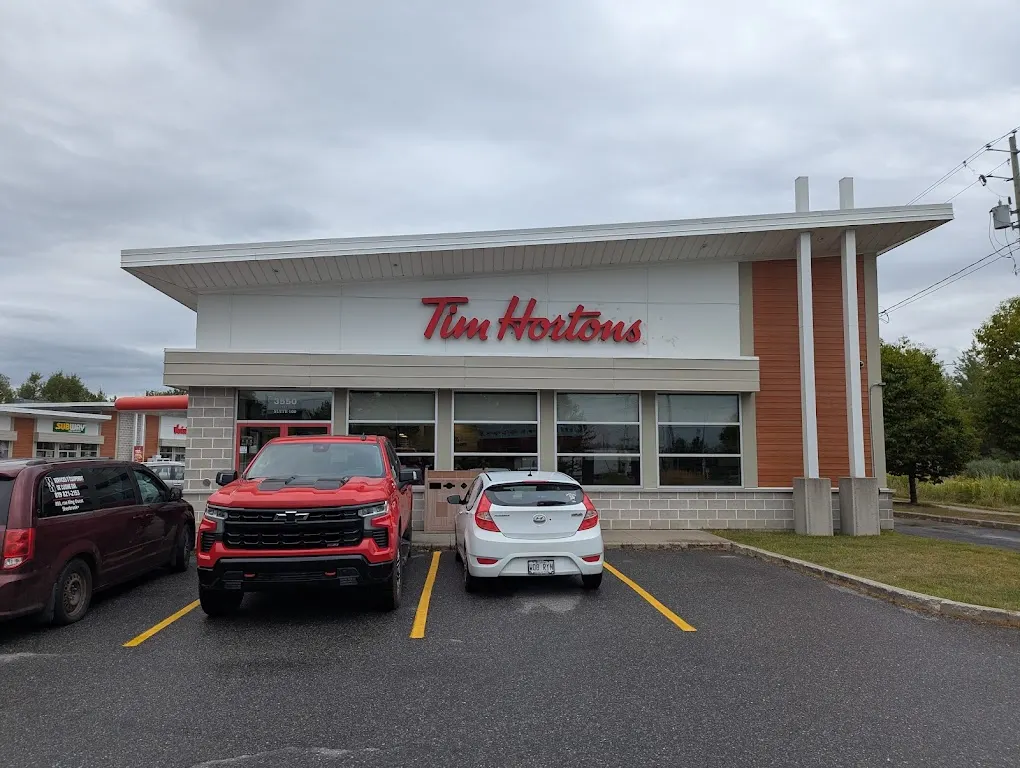 Tim Hortons storefront and interior at 3550 Galt Ouest Suite 100, Sherbrooke, QC