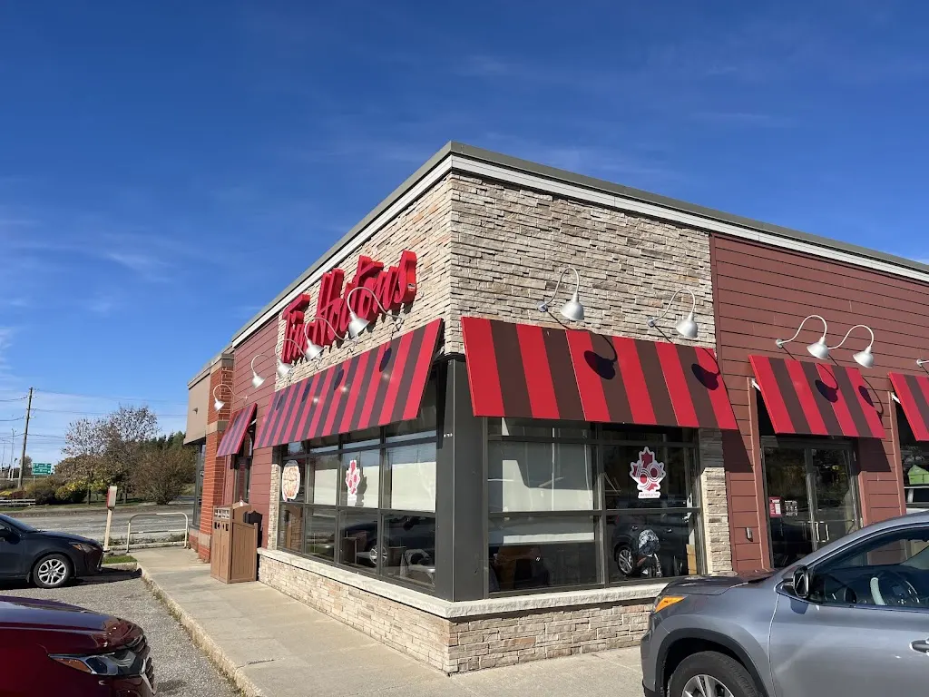 Tim Hortons storefront and interior at 5035 Boul Industriel, Sherbrooke, QC