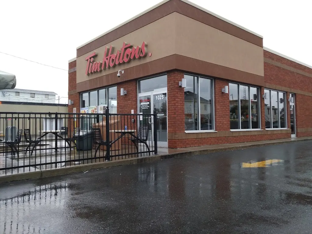 Tim Hortons storefront and interior at 1025 Route Marie-victorin, Sorel-tracy, QC
