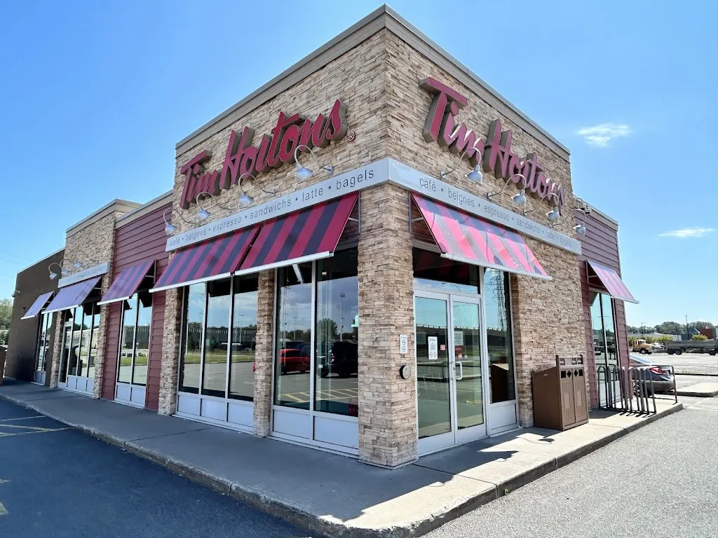 Tim Hortons storefront and interior at 6500 Av De La Plaza, Sorel, QC