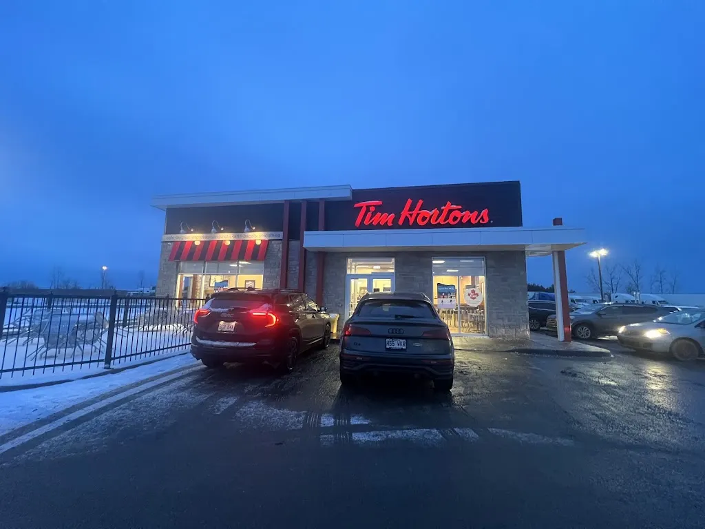 Tim Hortons storefront and interior at 103 Pleasant Valley, St-bernard-de-lacolle, QC