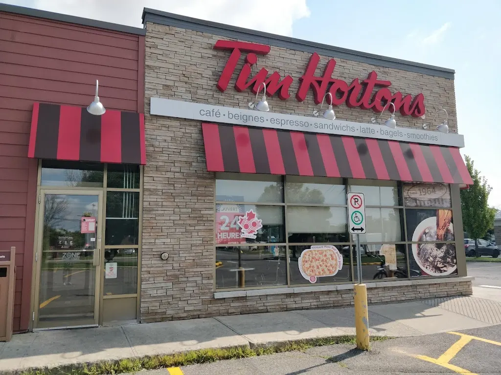 Tim Hortons storefront and interior at 255 25e Ave, St-eustache, QC