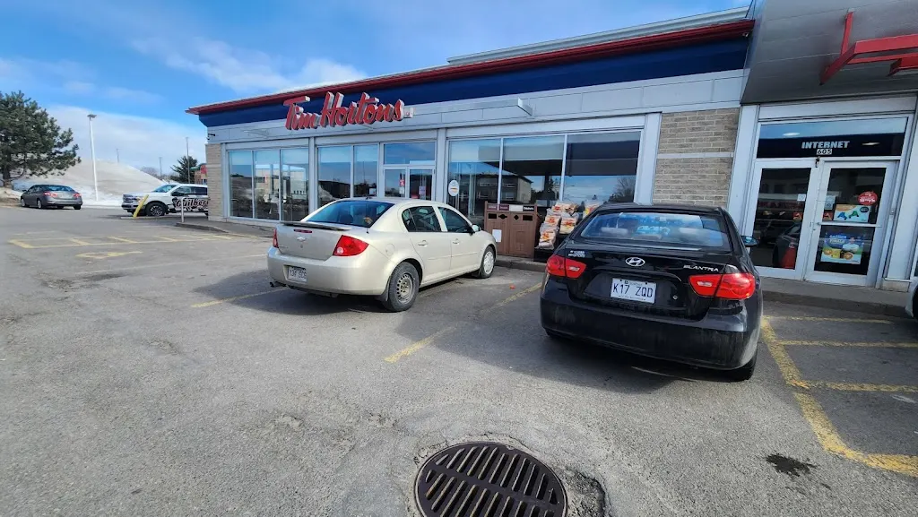 Tim Hortons storefront and interior at 607 Boul Thibeau, Trois-rivieres, QC