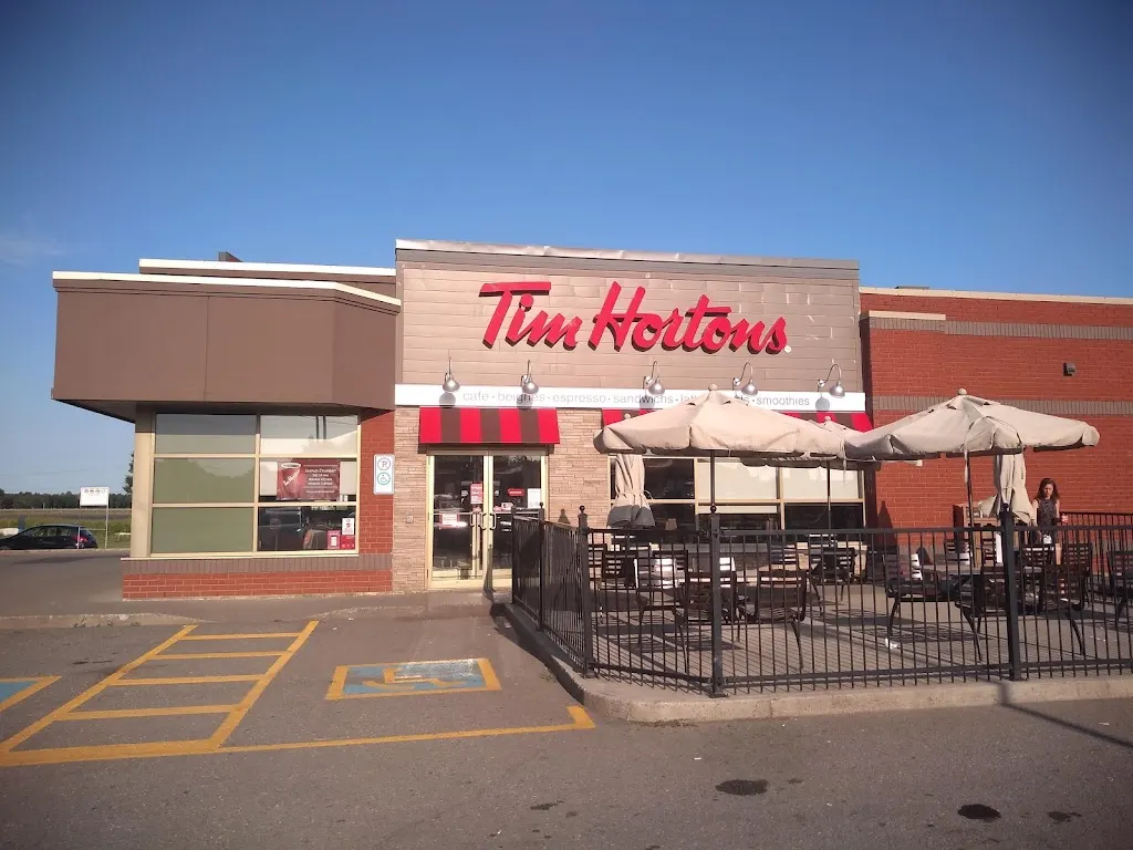 Tim Hortons storefront and interior at 850, Boul. Du Saint Maurice, Trois-rivieres, QC