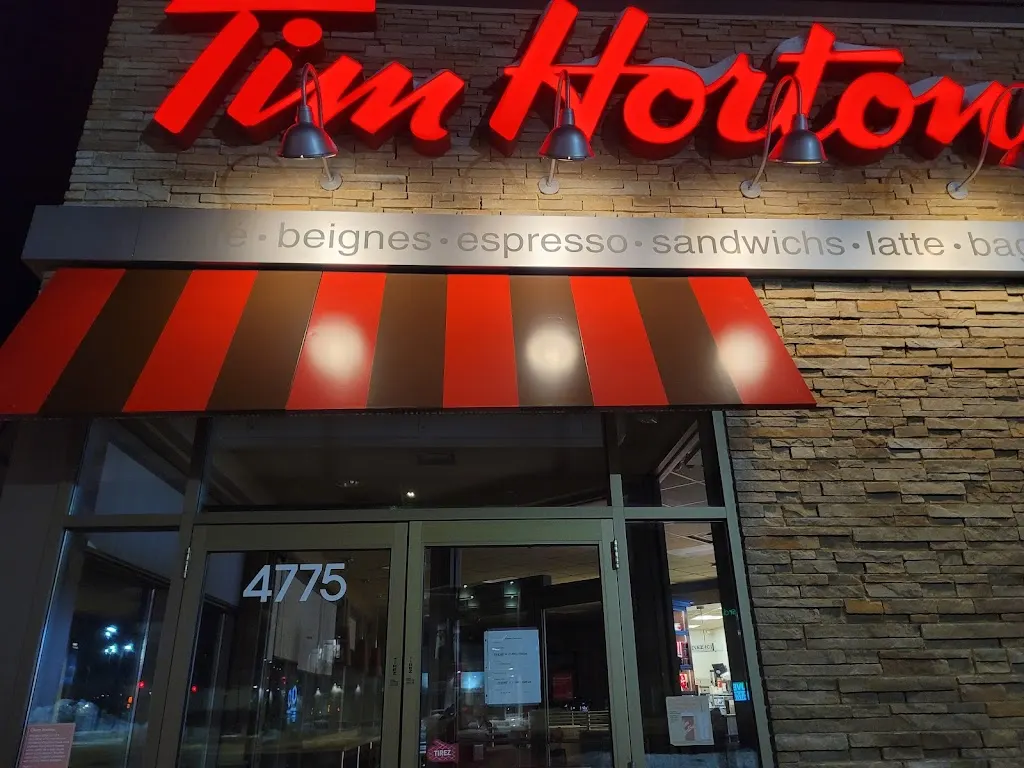 Tim Hortons storefront and interior at 4775 Boul Des Forges, Trois-rivieres, QC