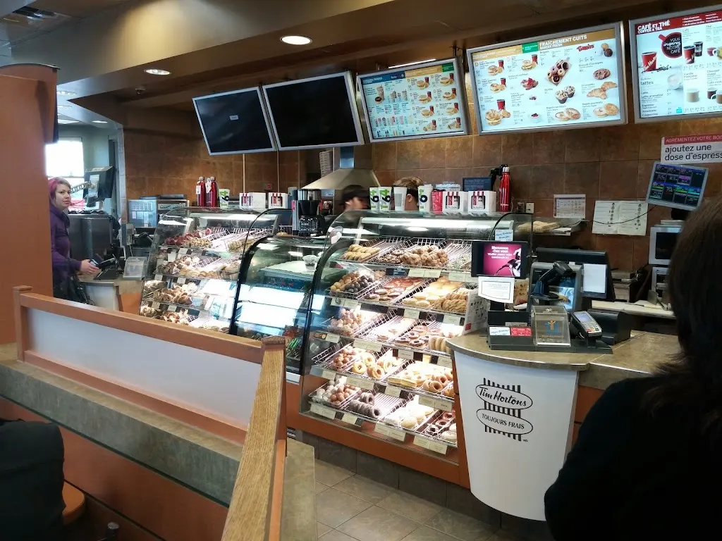 Tim Hortons storefront and interior at 1690 3e Ave, Val-d'or, QC