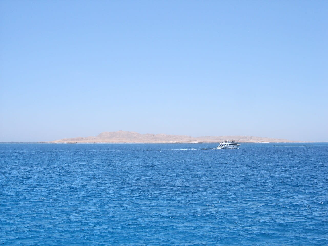 Utopia Island – Schnorcheln, Glasbodenboot & Strandtag