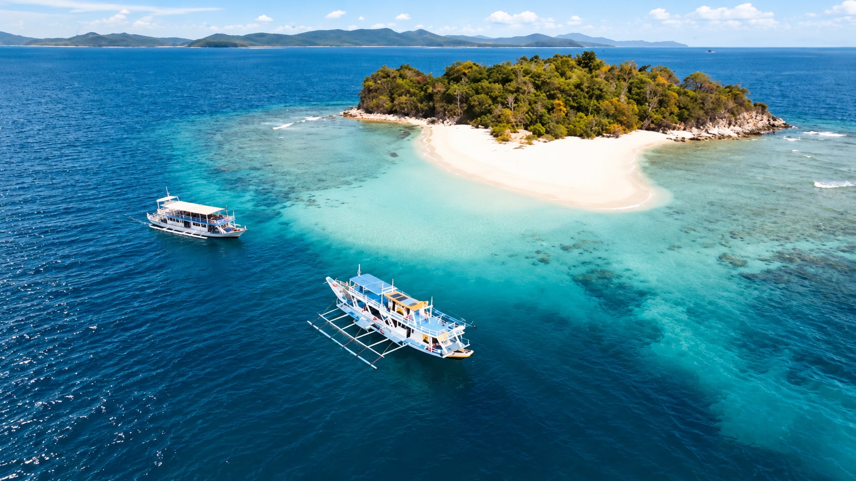 El Nido to Coron: 3-Day Island Expedition with Beach Huts