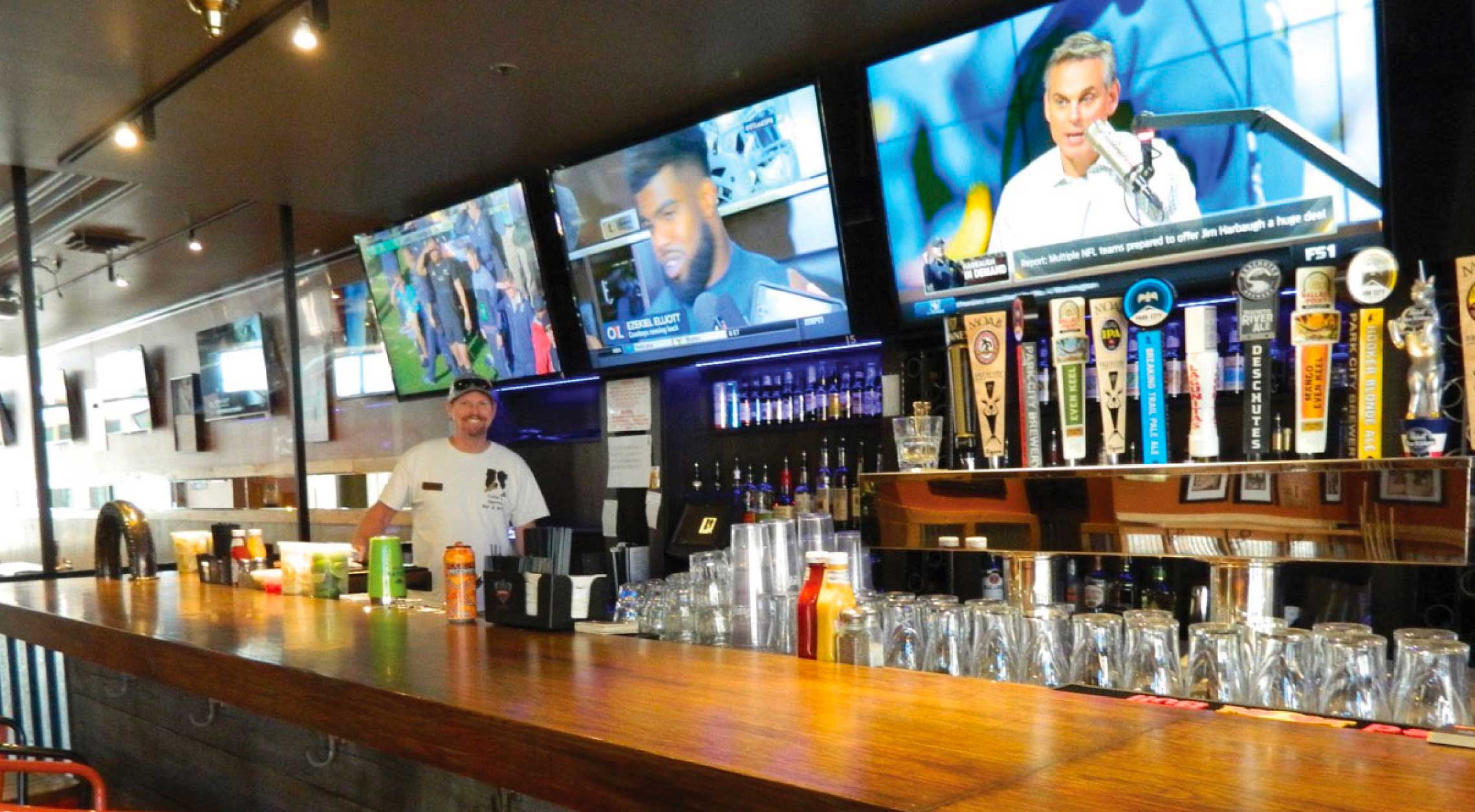 Collie's Sports Bar and Grill Image