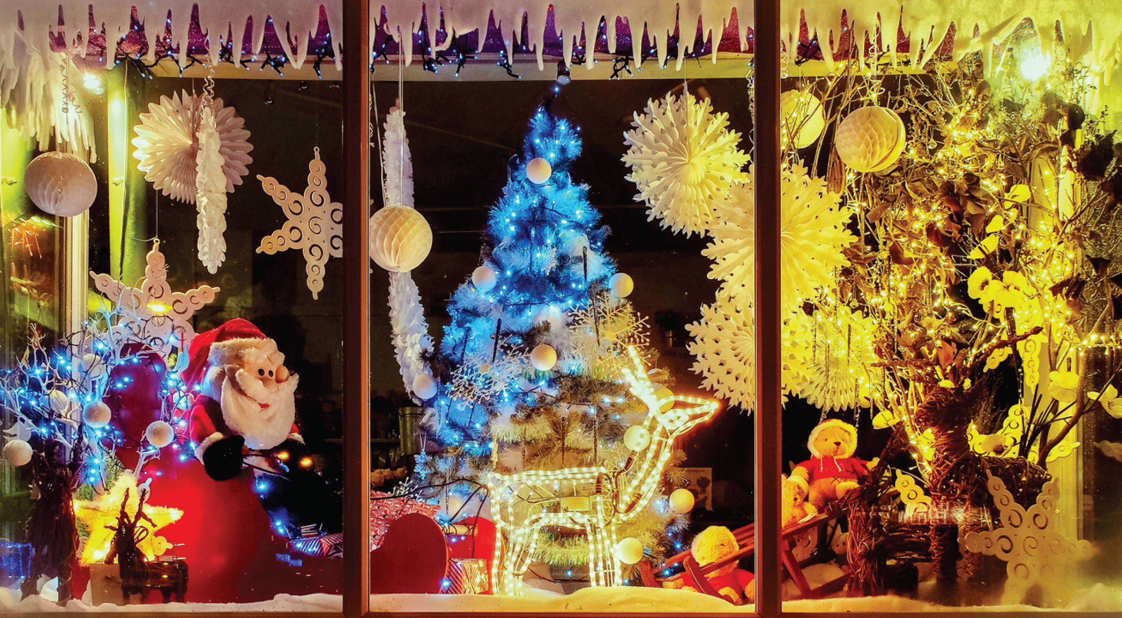 Holiday Window Display Contest Image