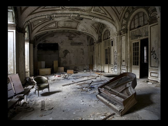 Bilde Lobby of abandoned hotel 90x120