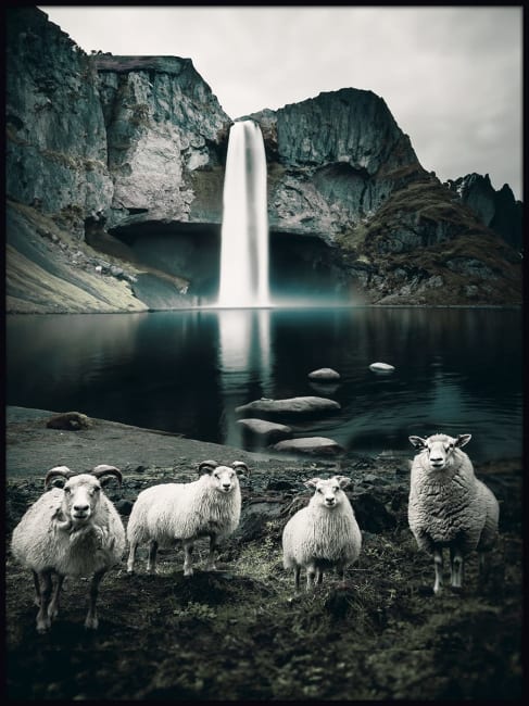 Innrammet canvas På tur til fossen 60x80