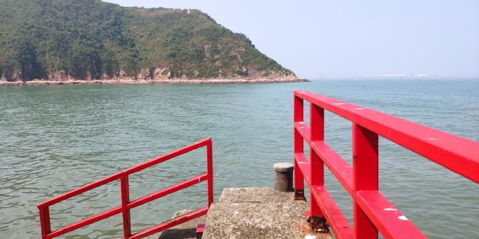 小灯塔一角