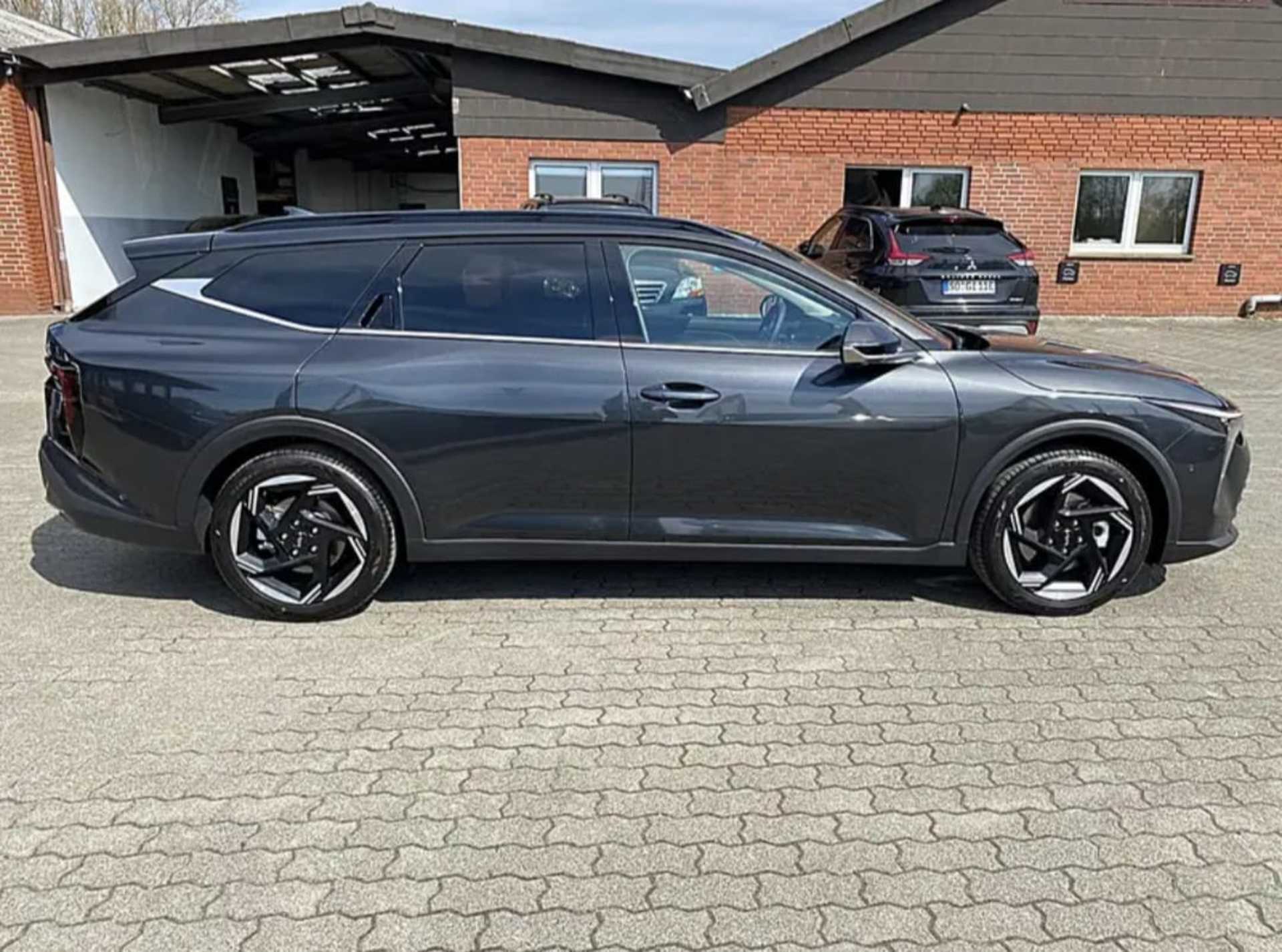Kia K4 Sportwagen - 8