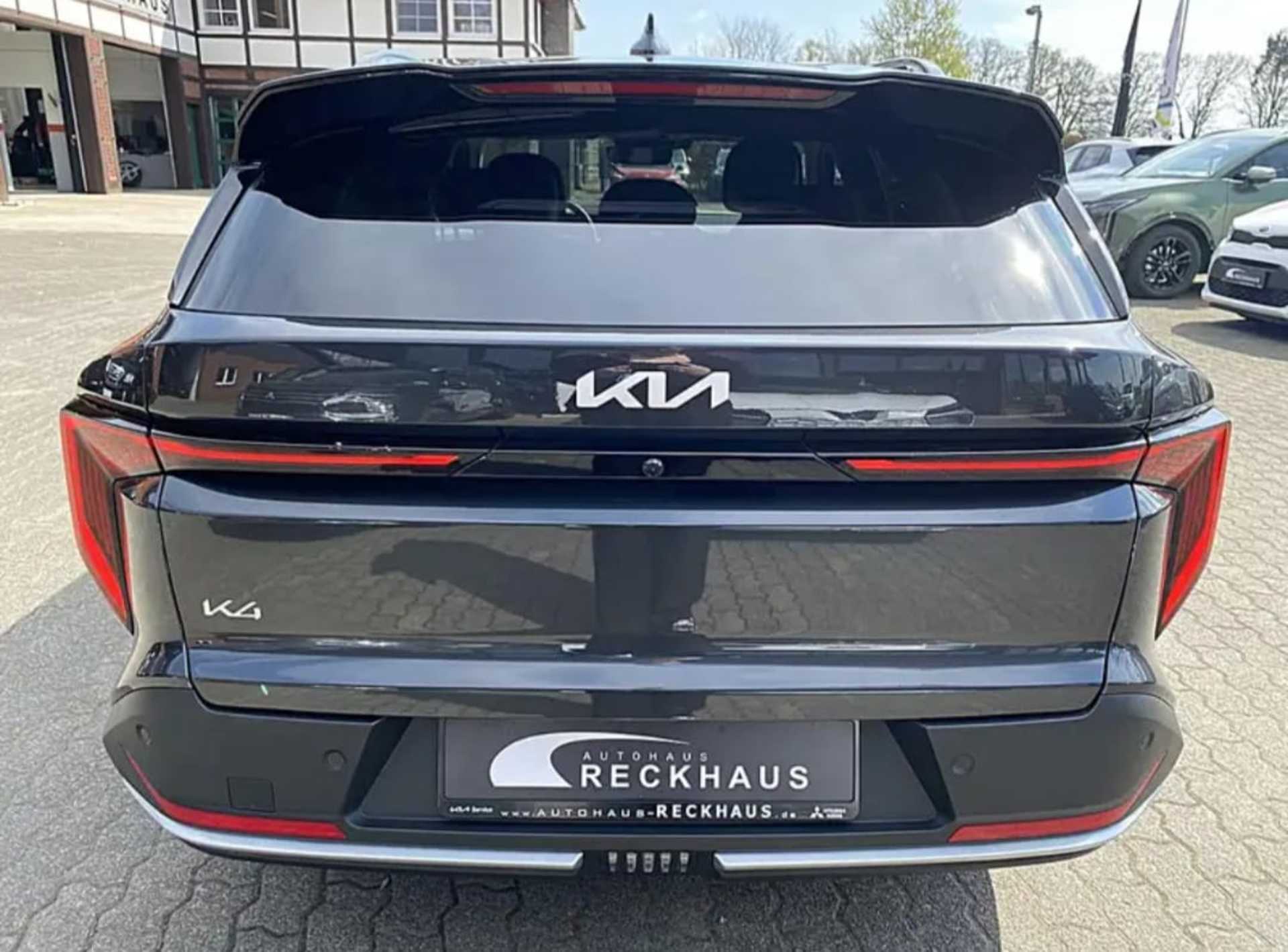Kia K4 Sportwagen - 10