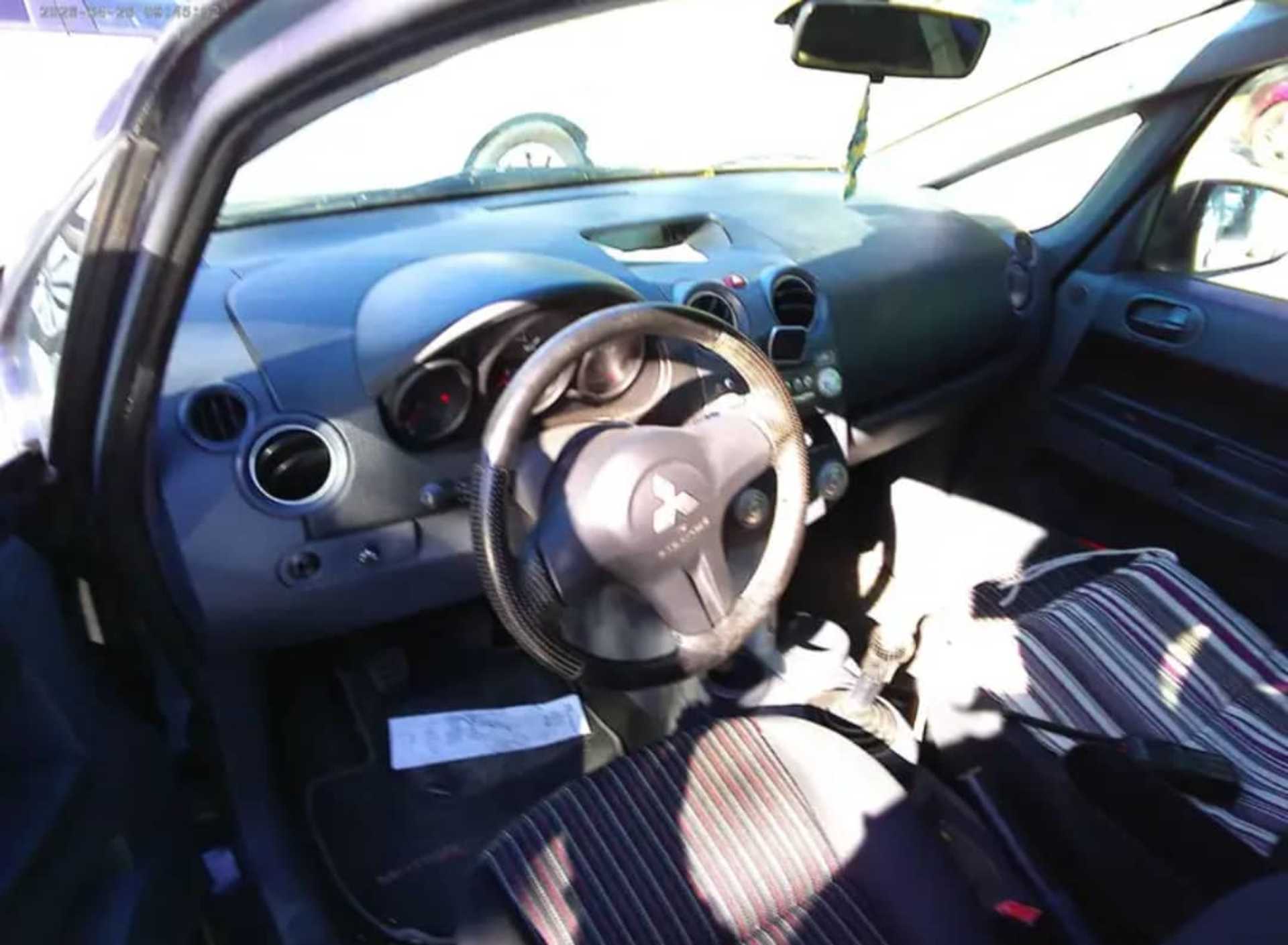 Mitsubishi Colt - 2
