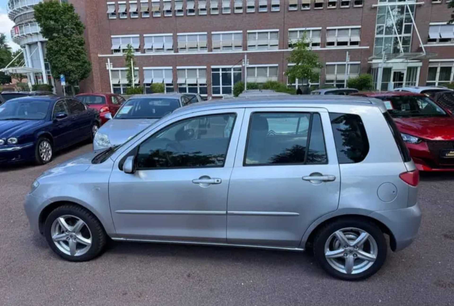 Mazda Mazda2 - 8