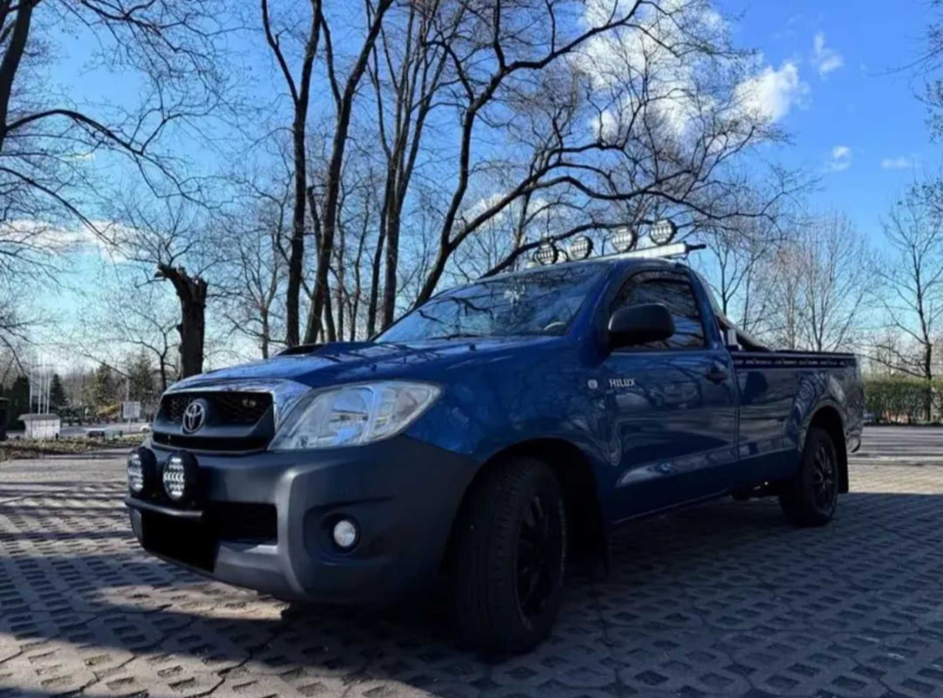 Toyota Hilux - 1