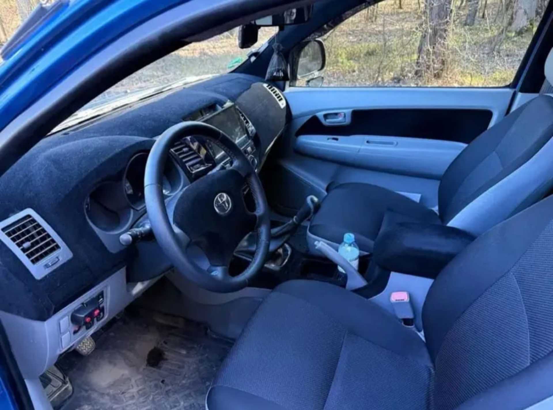 Toyota Hilux - 2