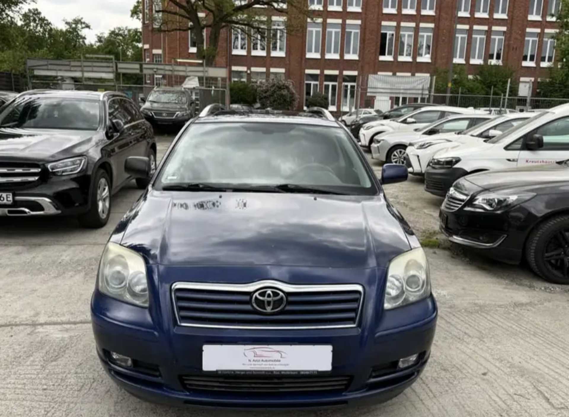 Toyota Avensis - 1