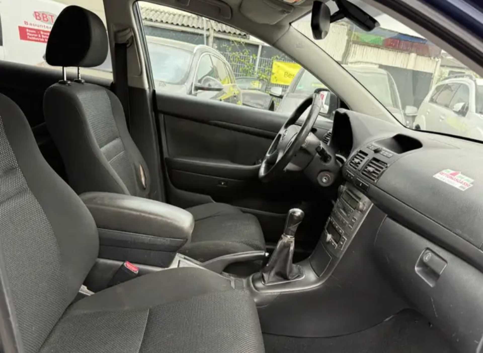 Toyota Avensis - 5