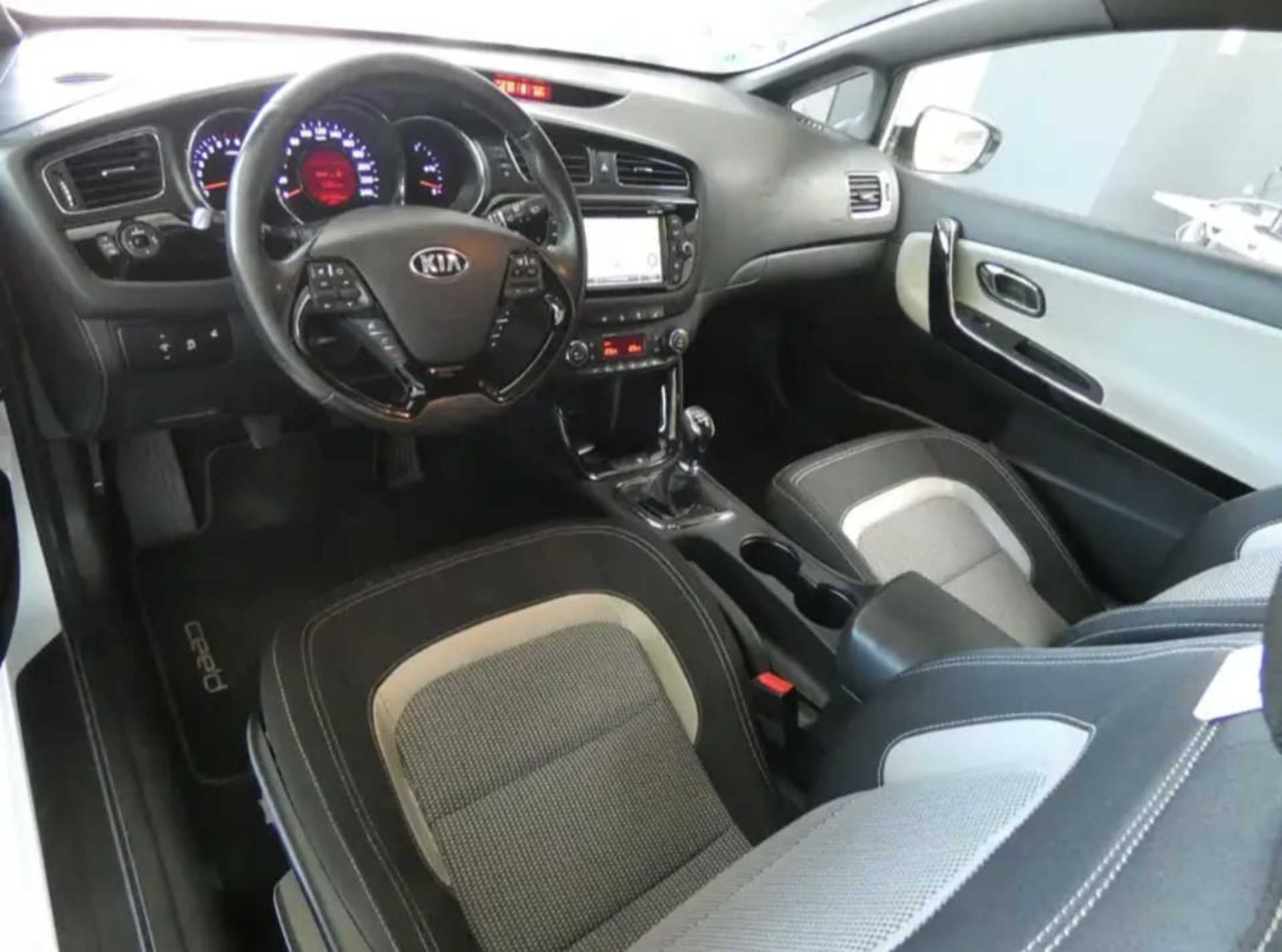 Kia Ceed - 5