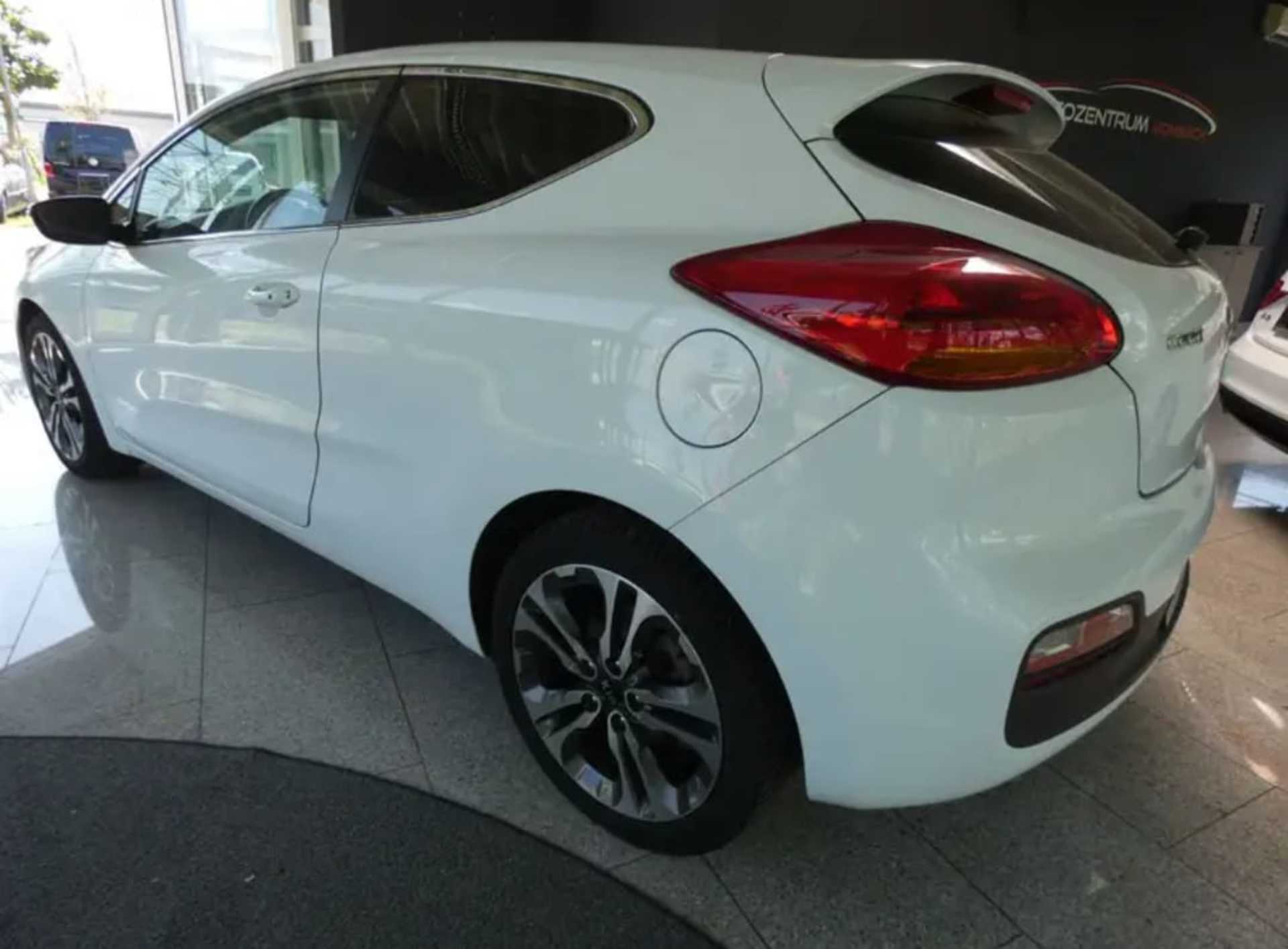 Kia Ceed - 9