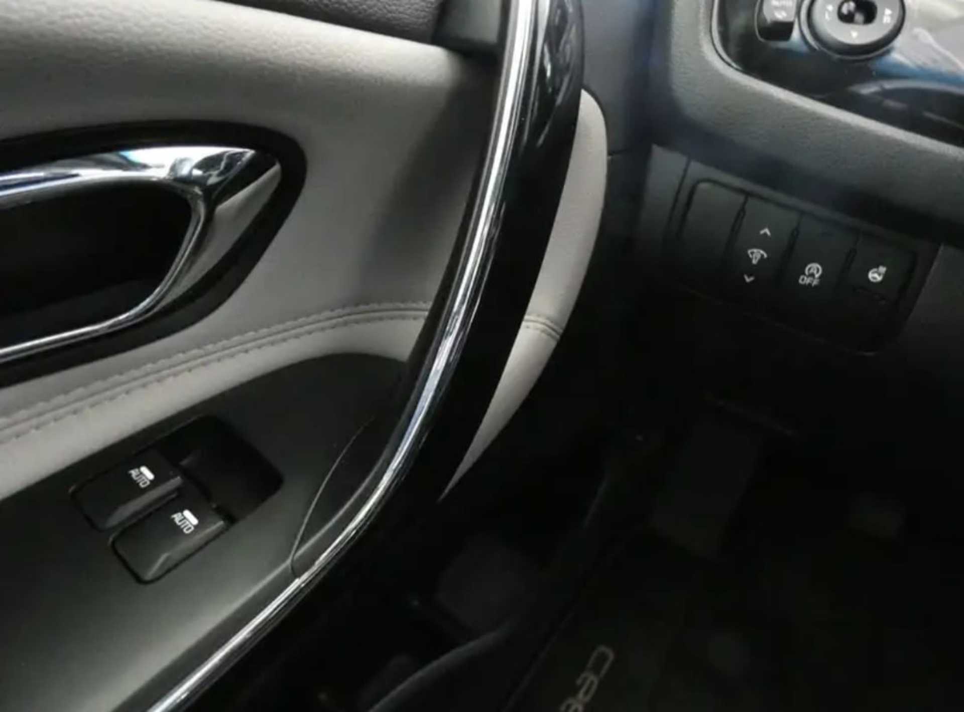 Kia Ceed - 10