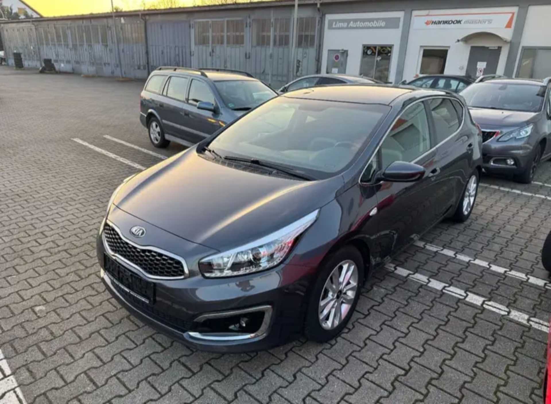 Kia Ceed Dream Team - 1