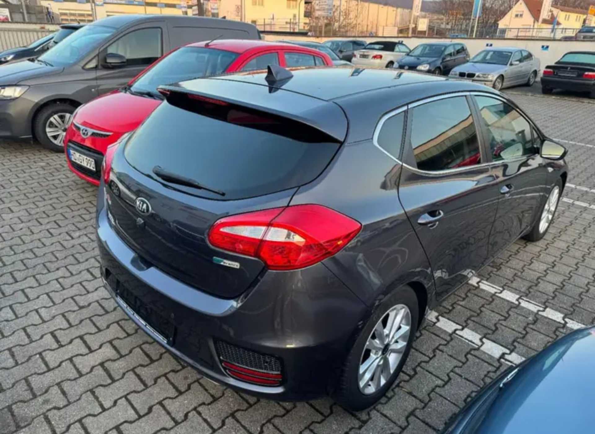 Kia Ceed Dream Team - 9