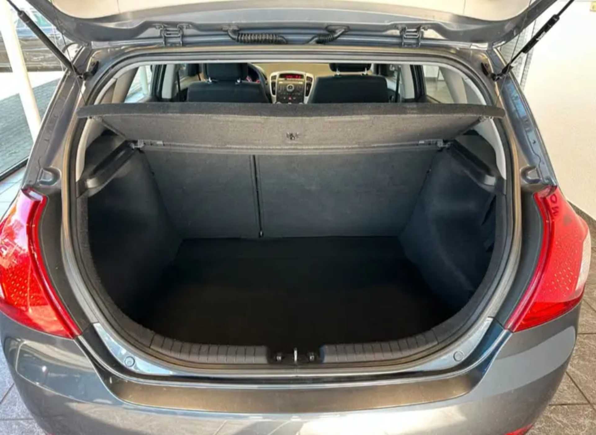 Kia Ceed ED CVVT  - 8