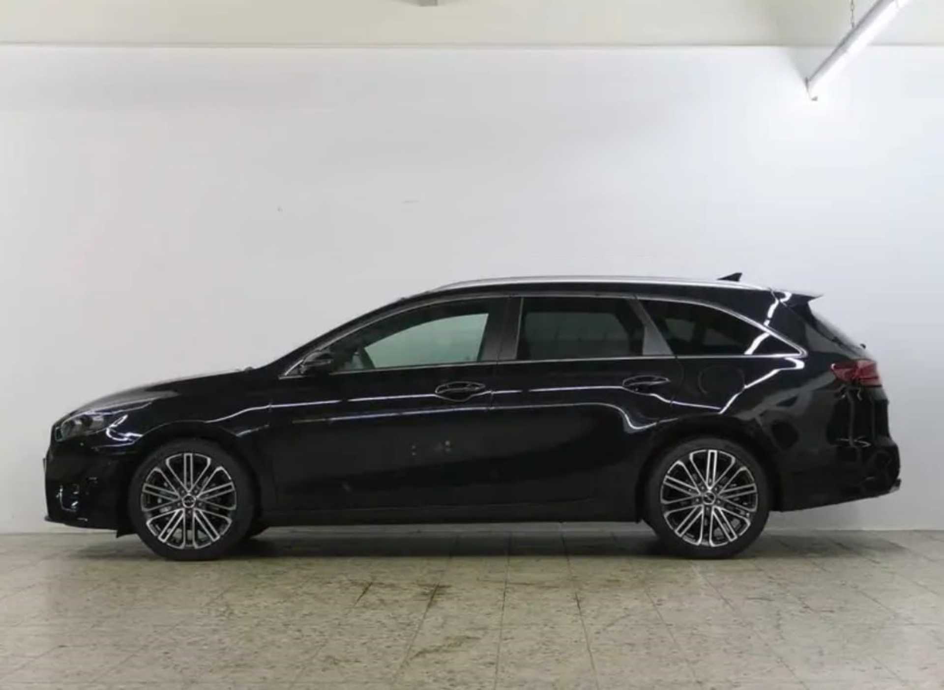 Kia Ceed - 10
