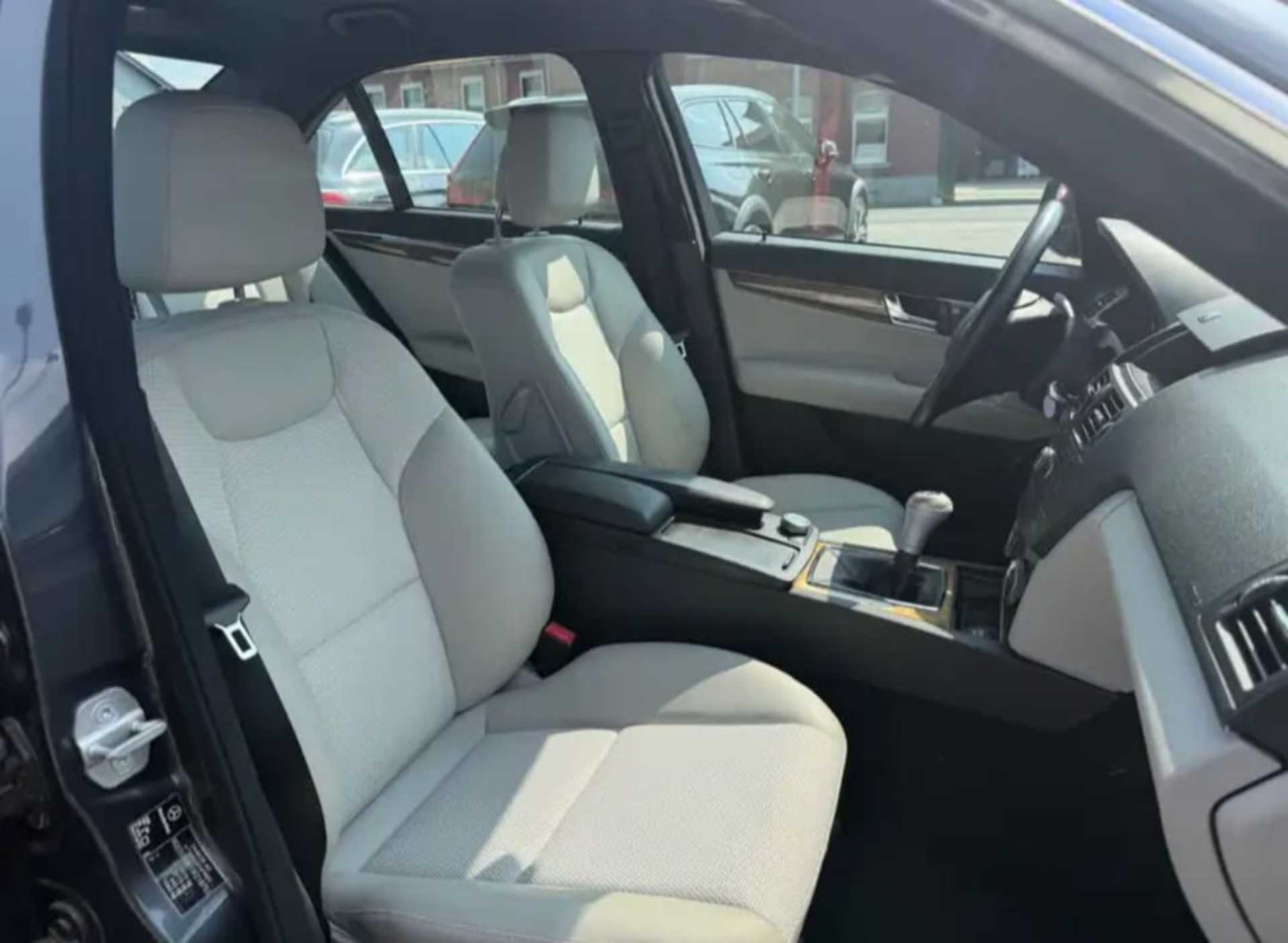 Mercedes-Benz C-Class  C - 200 - 4