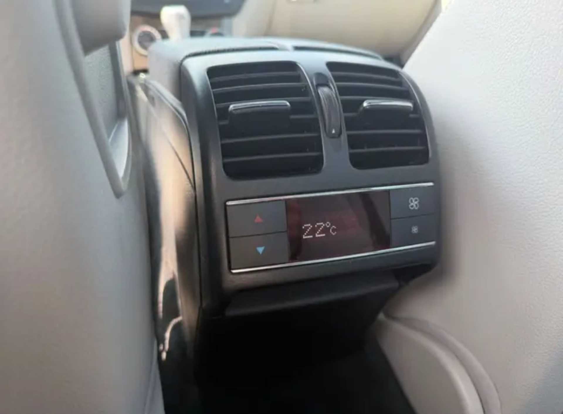 Mercedes-Benz C-Class  C - 200 - 8