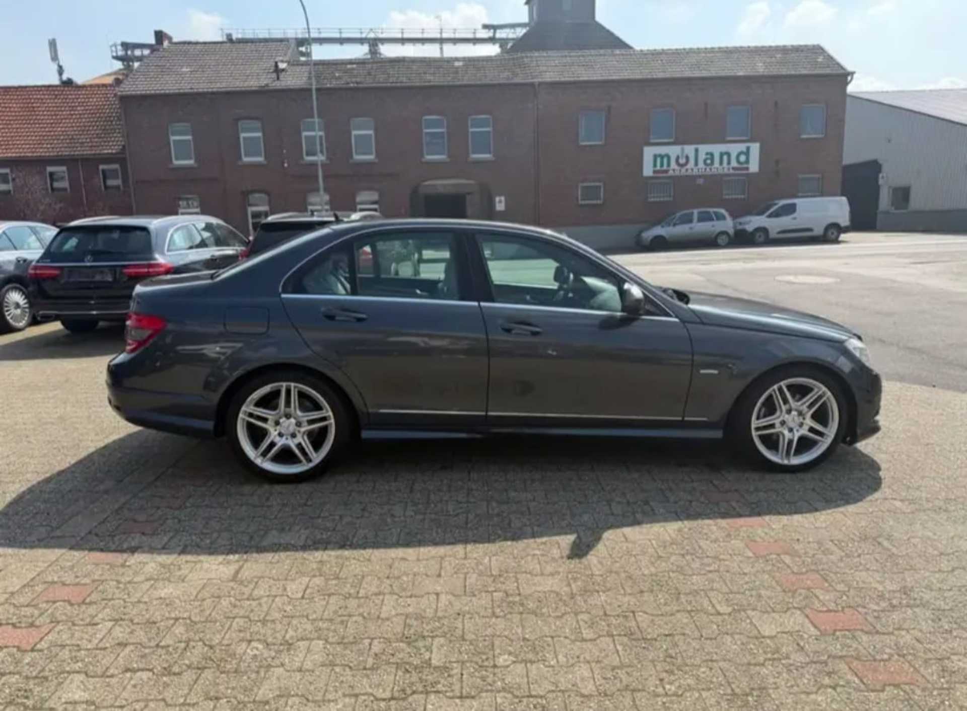 Mercedes-Benz C-Class  C - 200 - 9